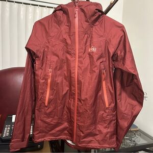 Womens REI Co-op Merlot Red Event Fabric Rhyolite Rain Jacket Sz XS